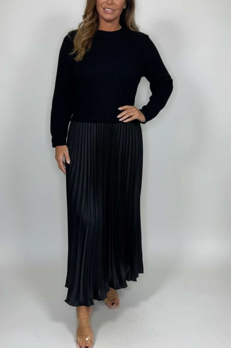 Claudine™ – La Robe Pull Plissée Élégance et Confort