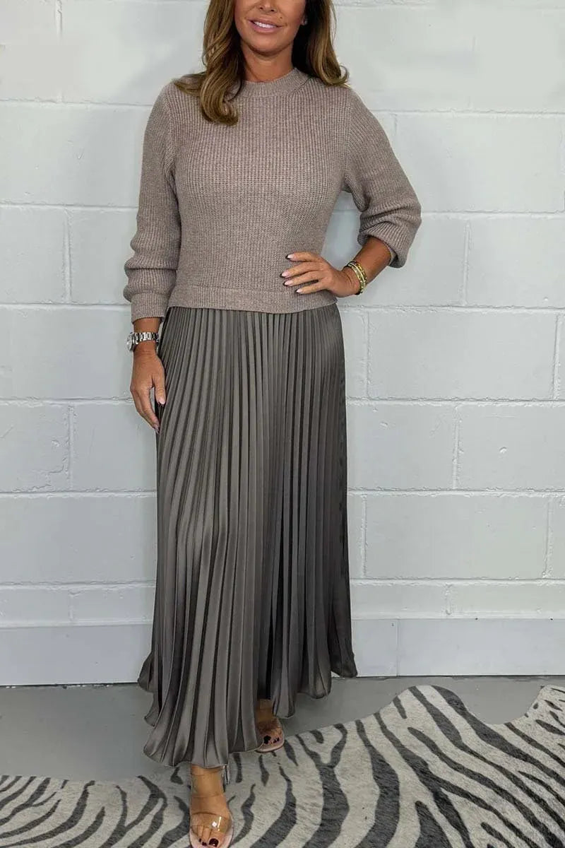 Claudine™ – La Robe Pull Plissée Élégance et Confort